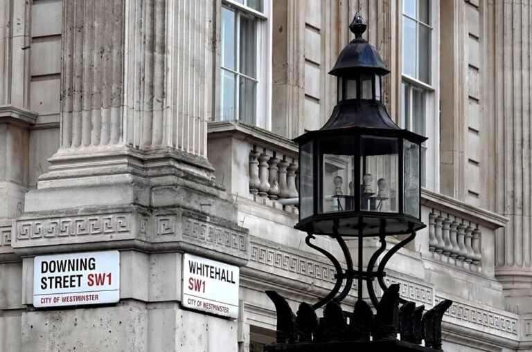 Nearly eight in 10 property professionals back home buying reforms, CSS finds