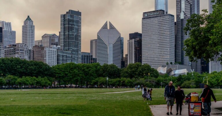 Chicago mayor’s budget planss pension payments, raises revenue