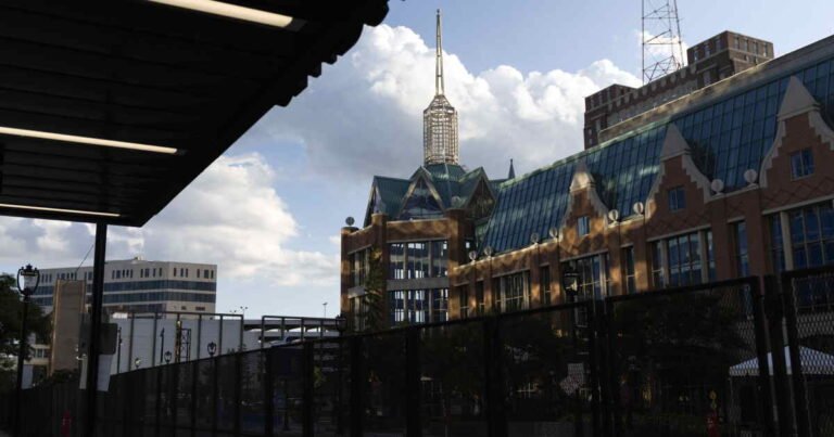 Different lessons for issuers on hotels, convention centers