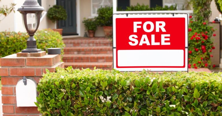 High mortgage rates complicate the case for paying cash for a home
