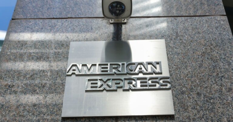 Fed, OCC order Amex to overhaul AML controls