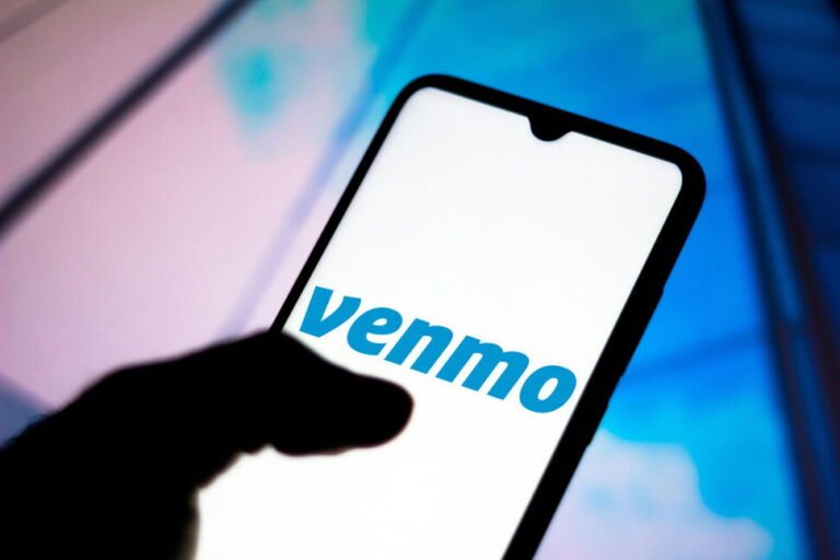 With Venmo Credit Card, You Now Can Earn More Cash Back by Splitting the Check | Credit Cards